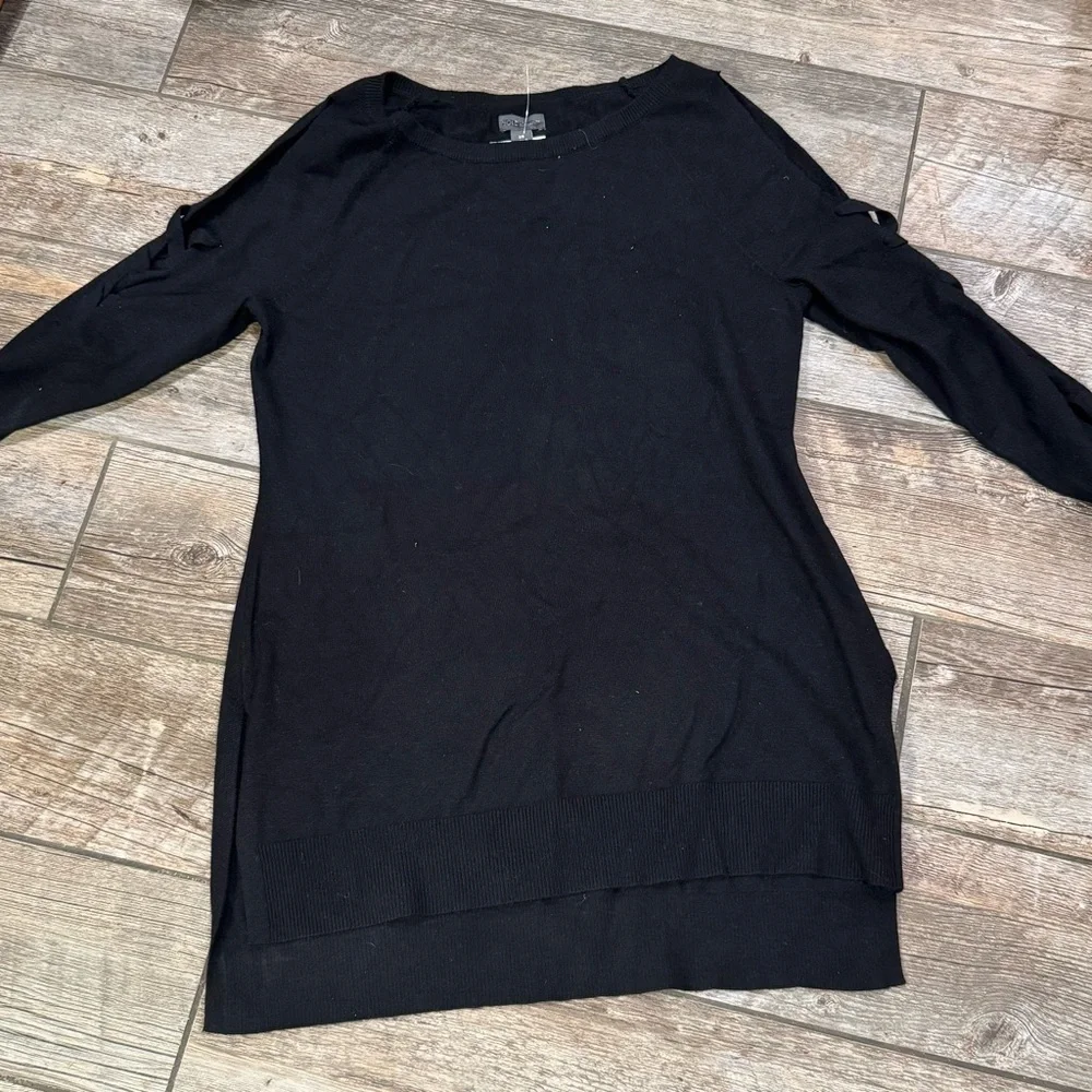 Black Long Sleeve Sweater​
